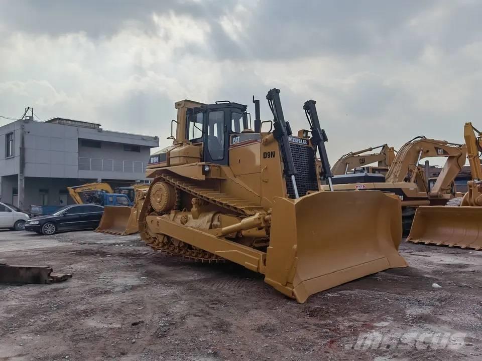 CAT D9N ブルドーザー