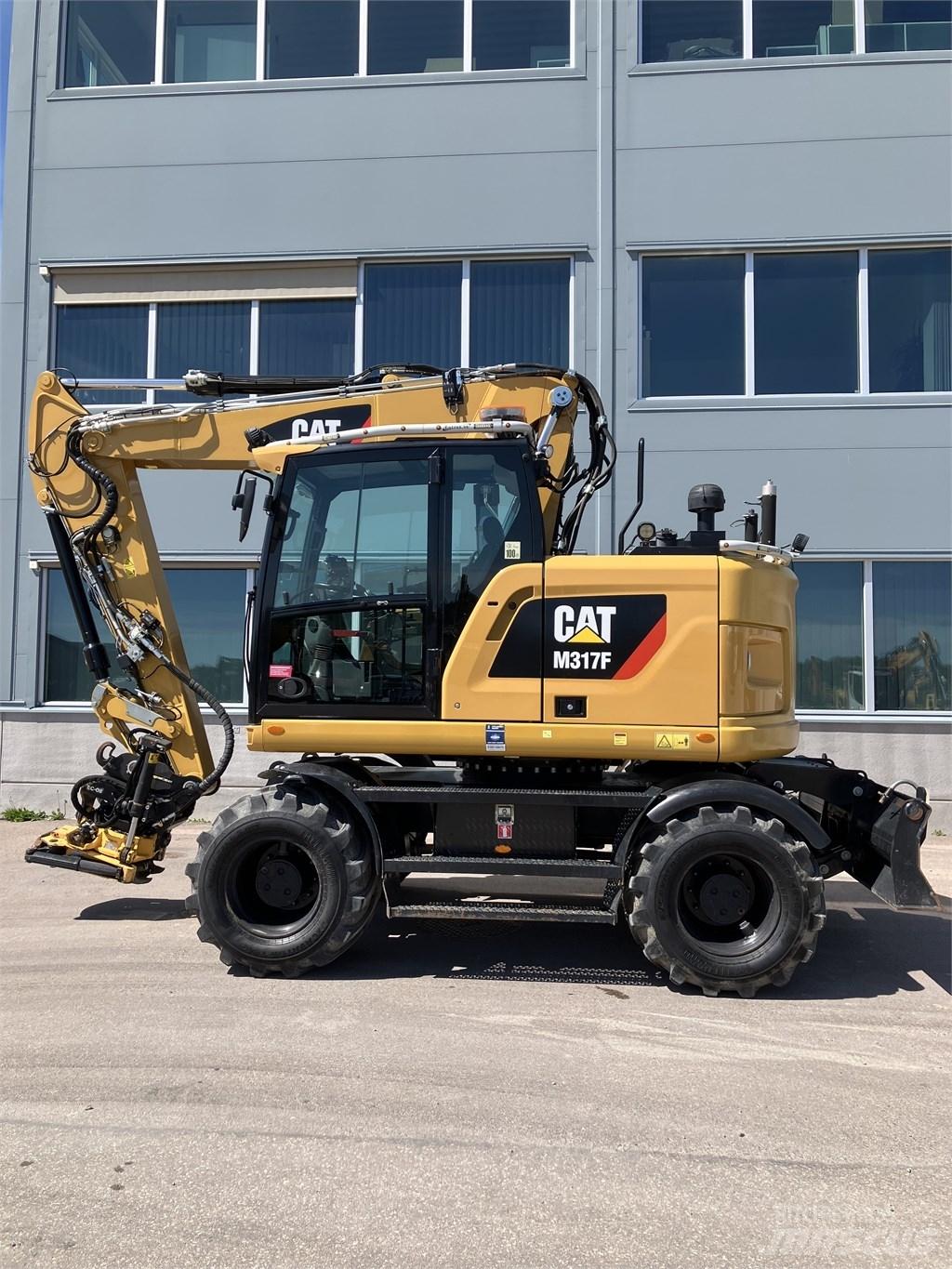 CAT 317 F ホイール式油圧ショベル（パワーショベル・ユンボ・バックホー）