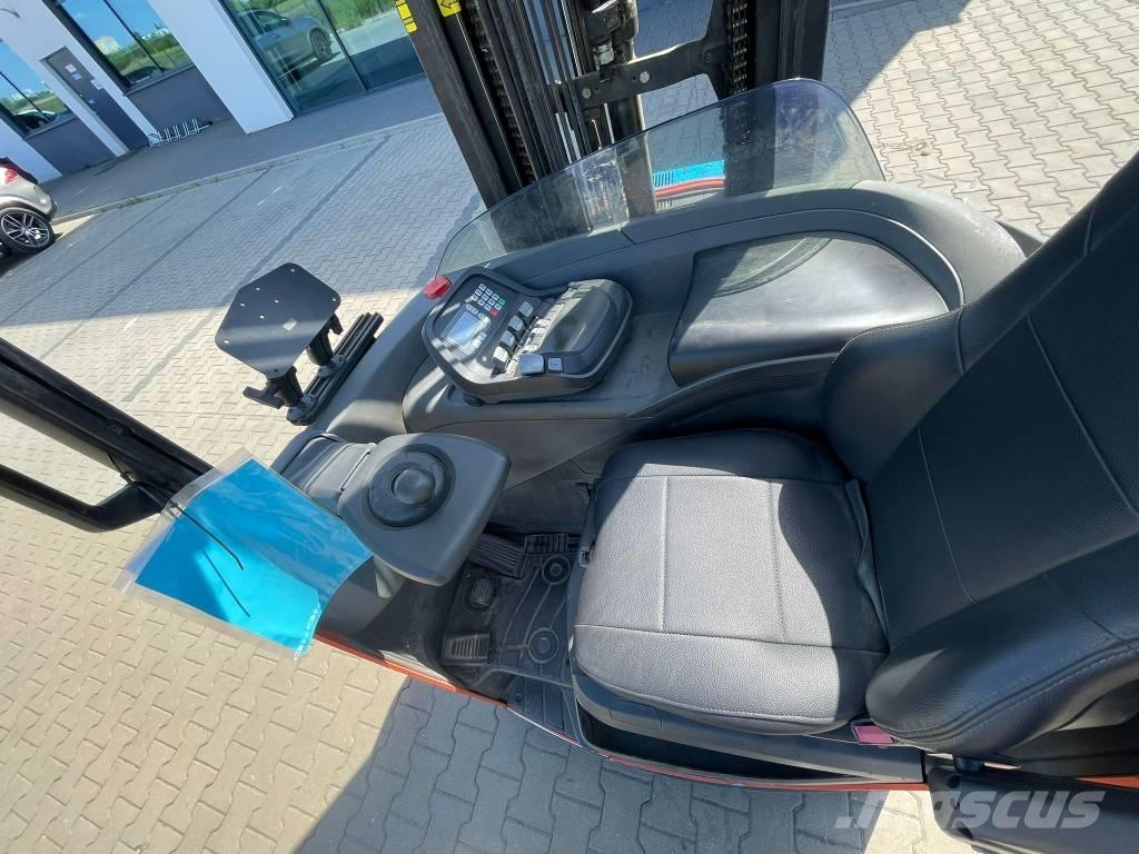 Toyota RRE140H リーチフォークリフト