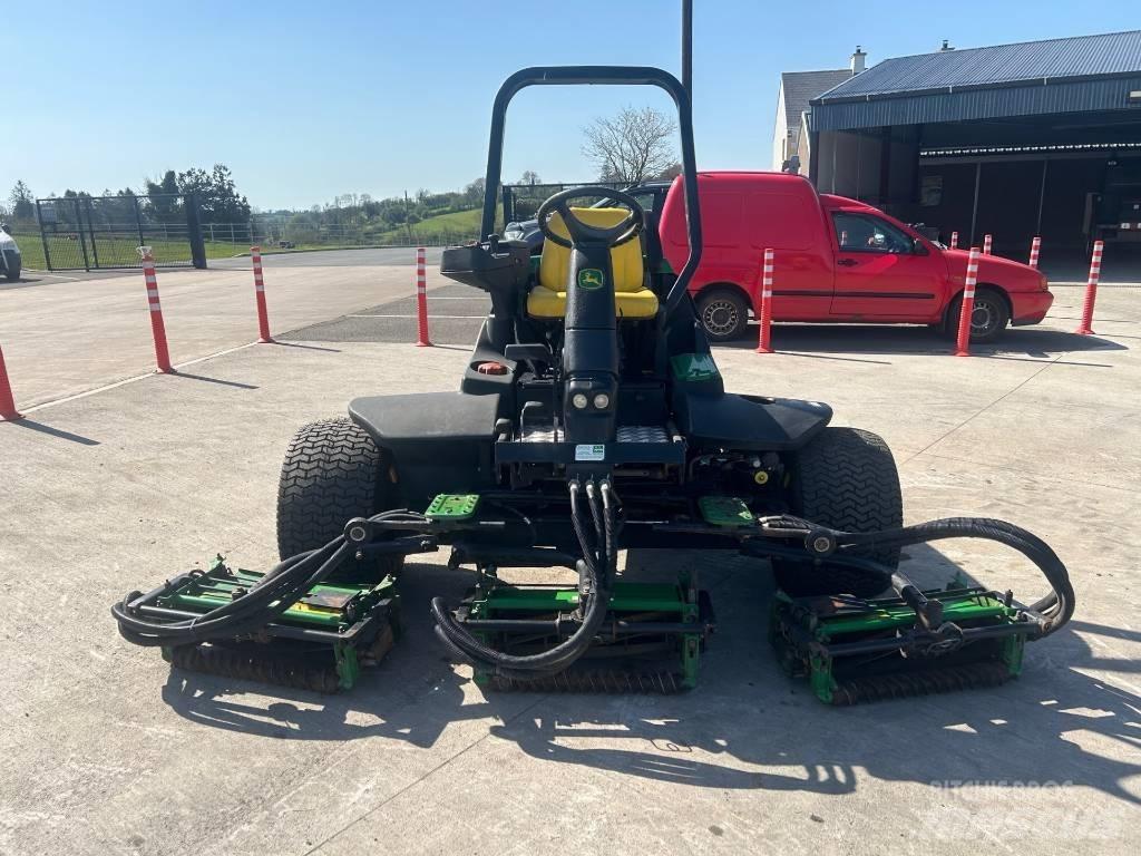 John Deere 3235C フェアウェイモア/芝刈り機