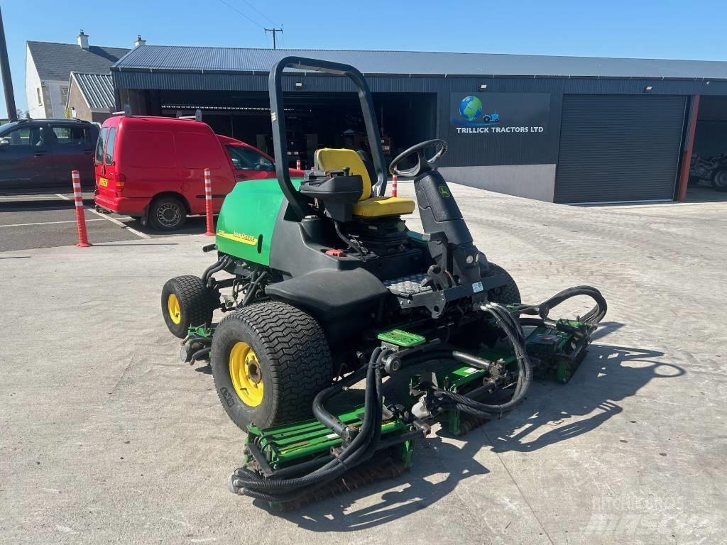 John Deere 3235C フェアウェイモア/芝刈り機