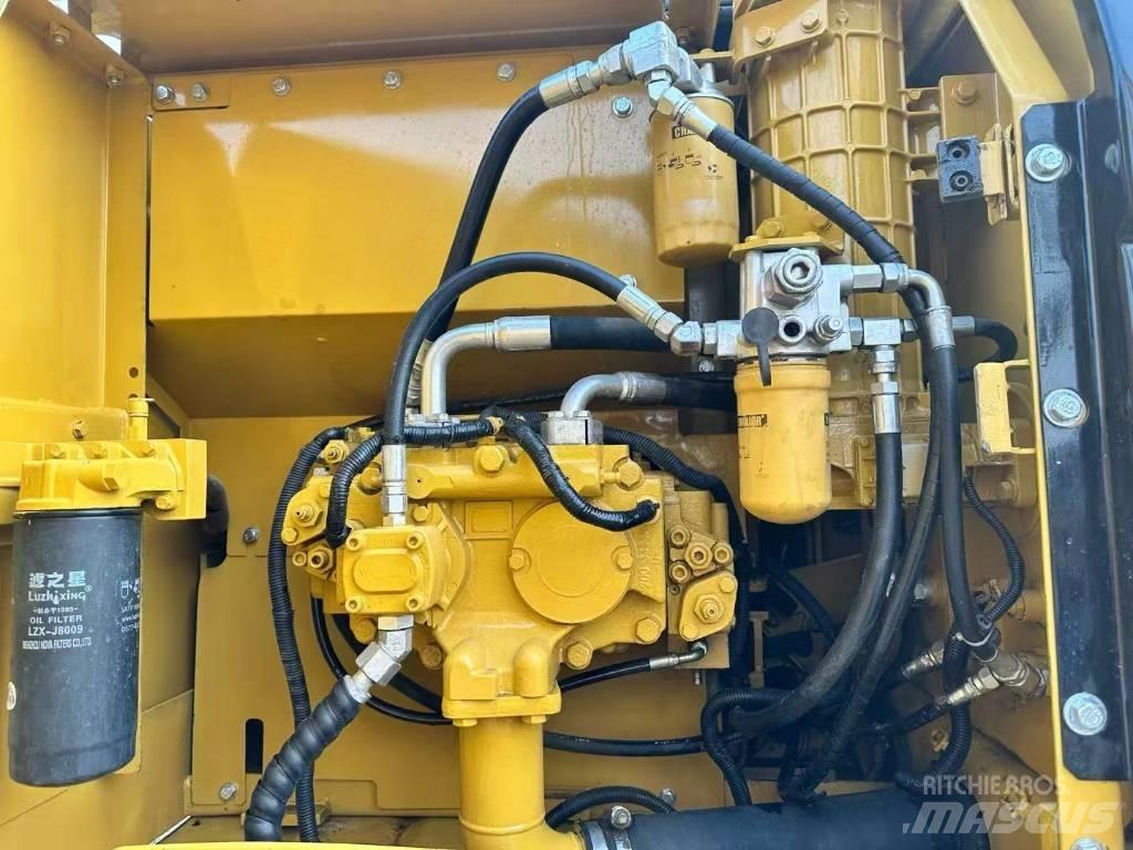 CAT 320 D 大型油圧ショベル12t以上（パワーショベル・ユンボ）