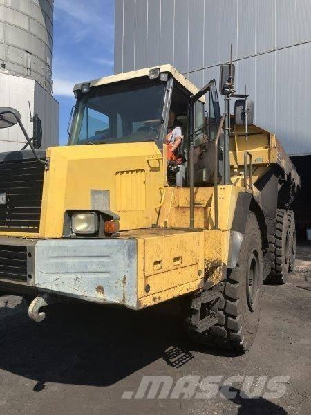 Komatsu HM 400-1 アーティキュレート式ダンプトラック