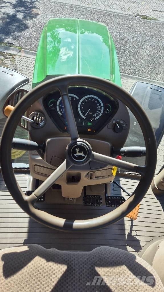 John Deere 6190 R トラクター