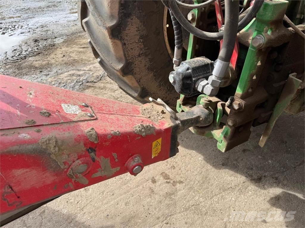 Horsch Leeb 8 GS 牽引型スプレイヤー