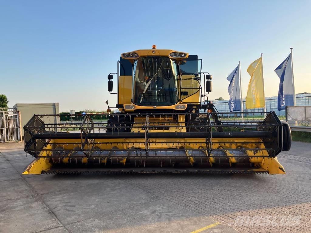 New Holland CS 6080 コンバイン