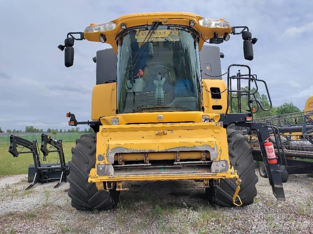 New Holland CX 8070 コンバイン