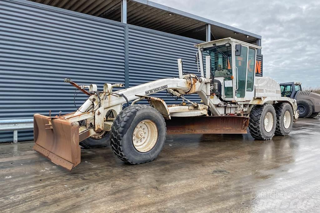 New Holland F156.6 モーターグレーダー