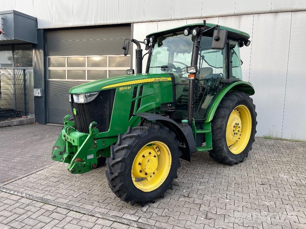John Deere 5100 M トラクター