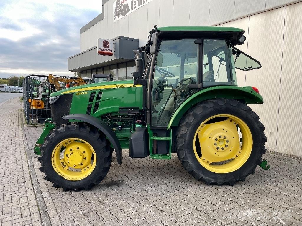 John Deere 5100 M トラクター
