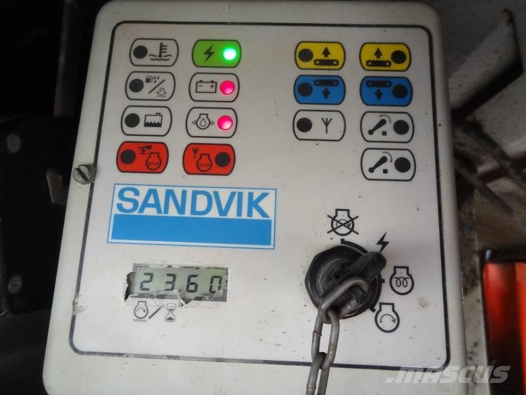 Sandvik QA 450 自走式スクリーン