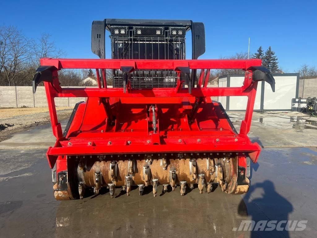 Prinoth Raptor 800 林業用マルチャー