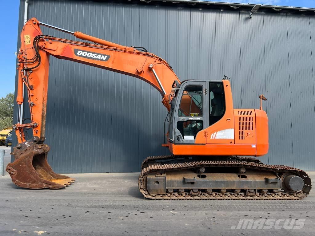Doosan DX235LCR 大型油圧ショベル12t以上（パワーショベル・ユンボ）
