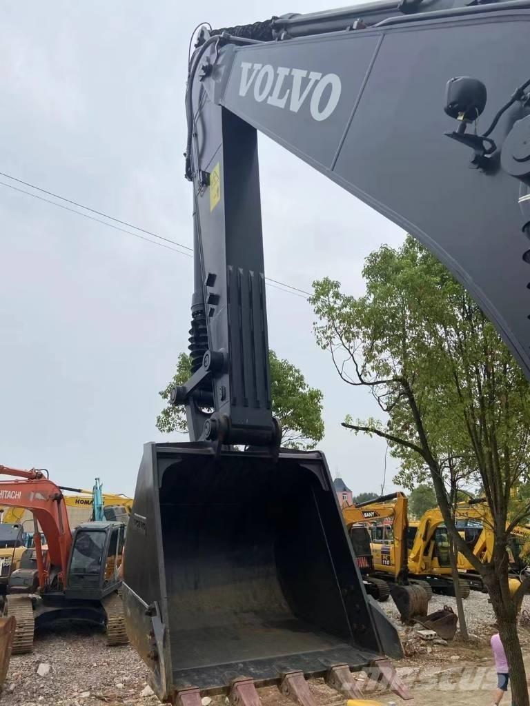 Volvo EC210D 大型油圧ショベル12t以上（パワーショベル・ユンボ）