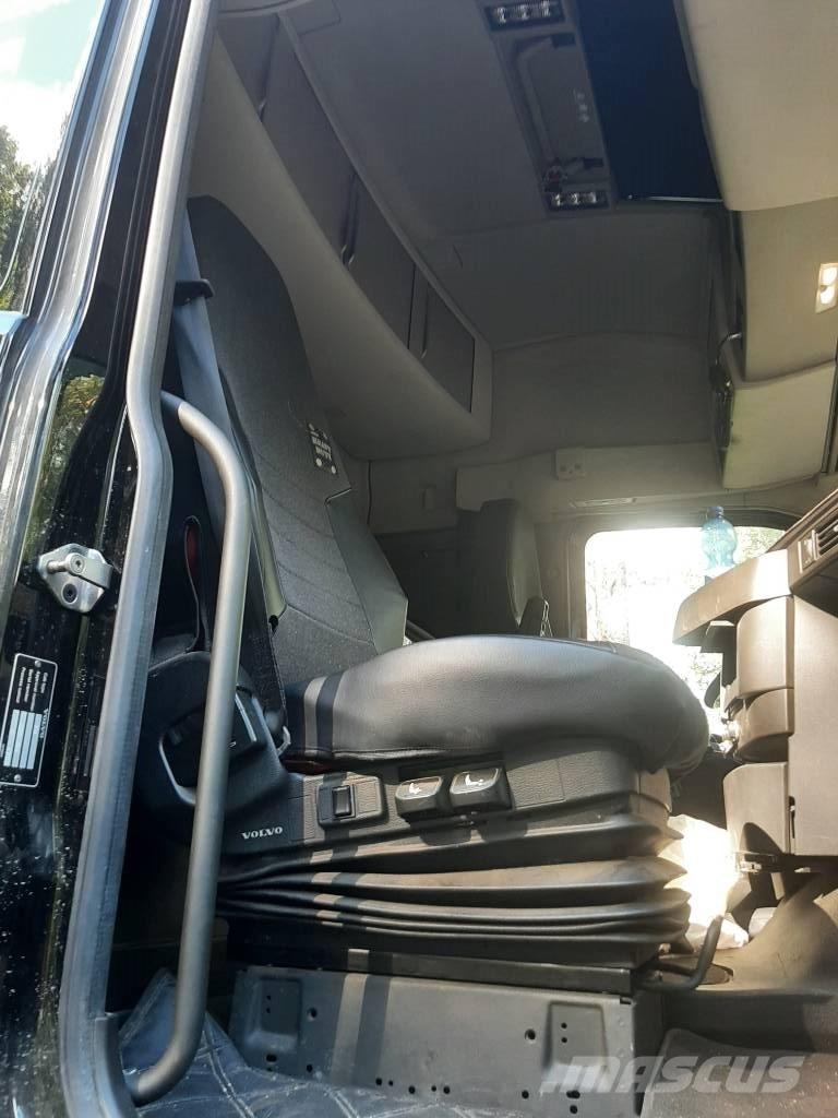 Volvo FH 13 キャブ付きシャーシ