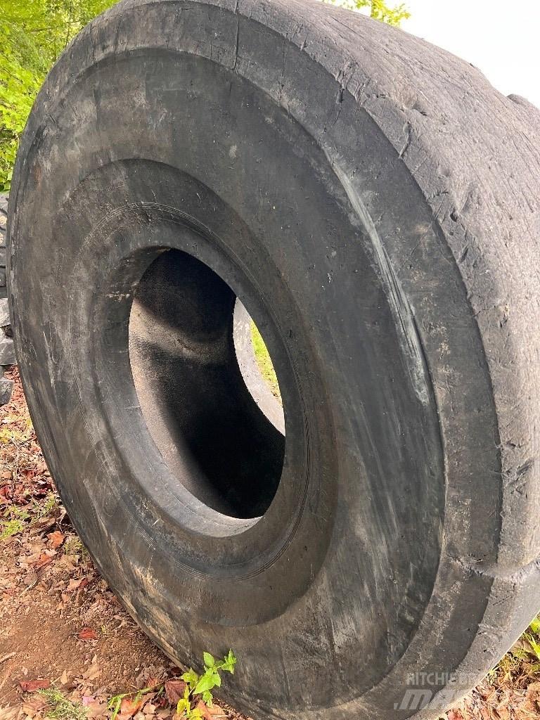  65/35X33 Firestone タイヤ、ホイル、リム