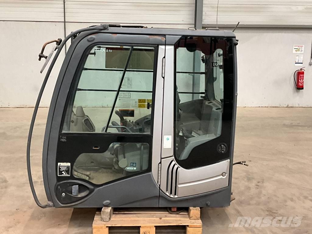 Hitachi ZX 210-3 キャビン及び内装