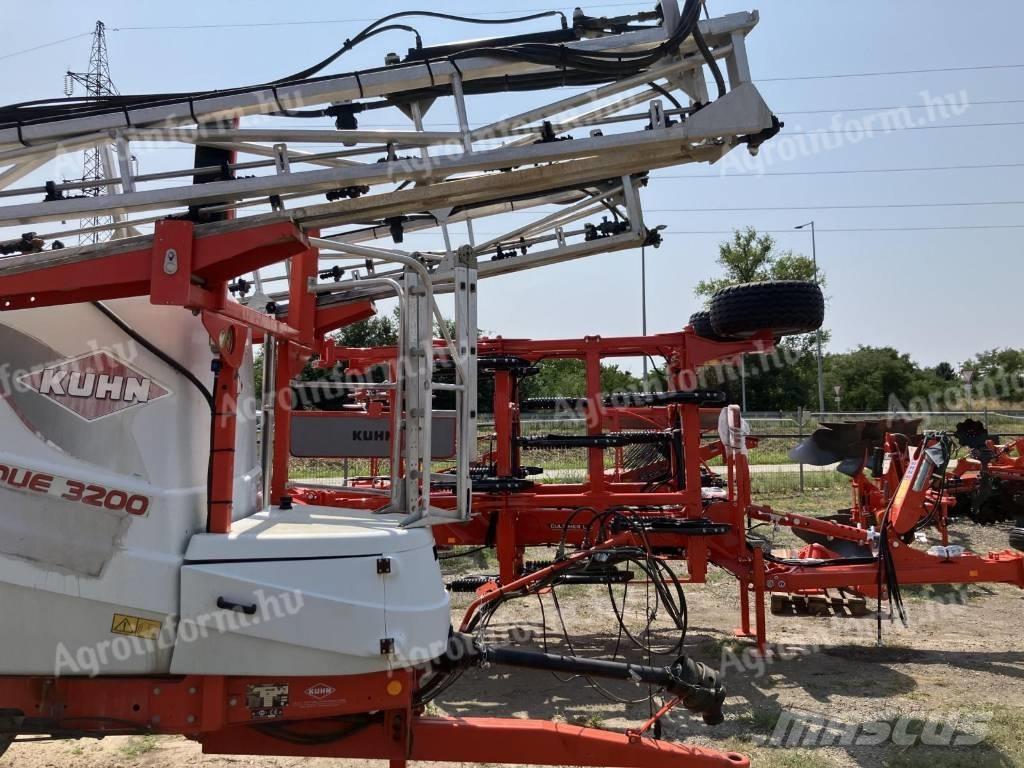 Kuhn Atlantique 3200 牽引型スプレイヤー