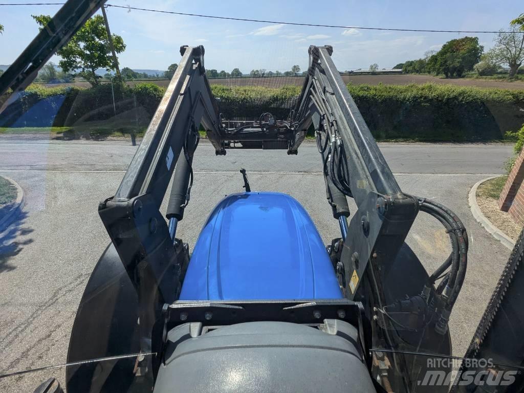 New Holland TSA115A トラクター