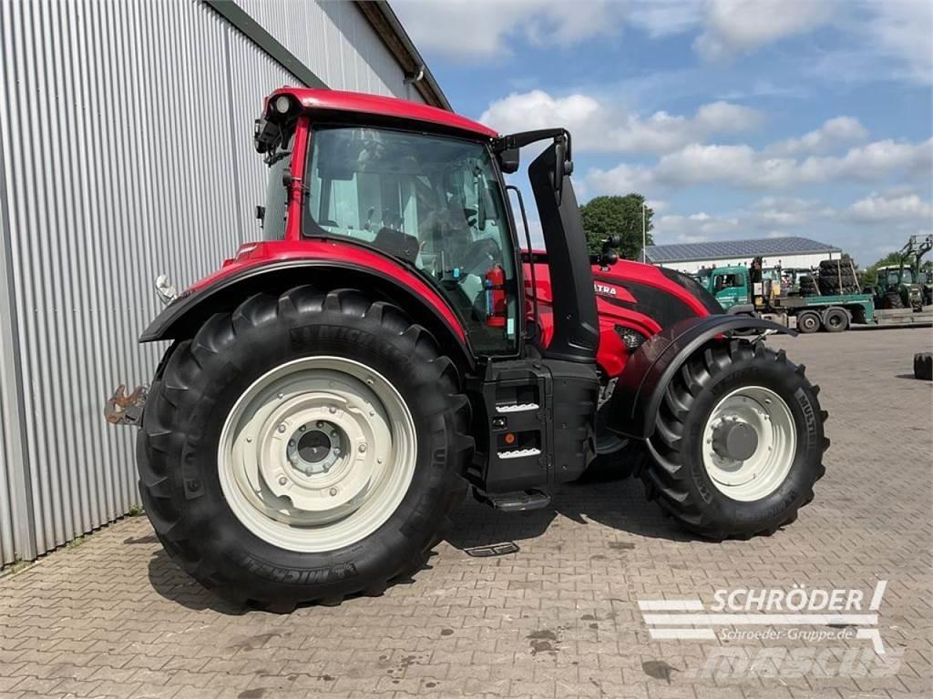Valtra T 235 A トラクター