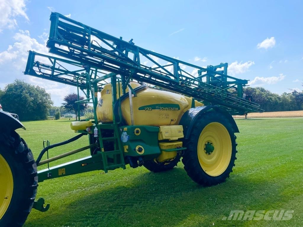 John Deere 732 牽引型スプレイヤー