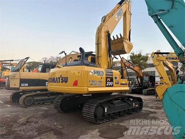 Komatsu PC 200-8 大型油圧ショベル12t以上（パワーショベル・ユンボ）