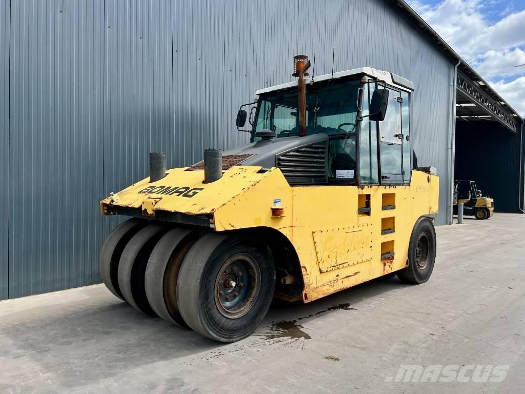 Bomag BW24R タイヤローラ