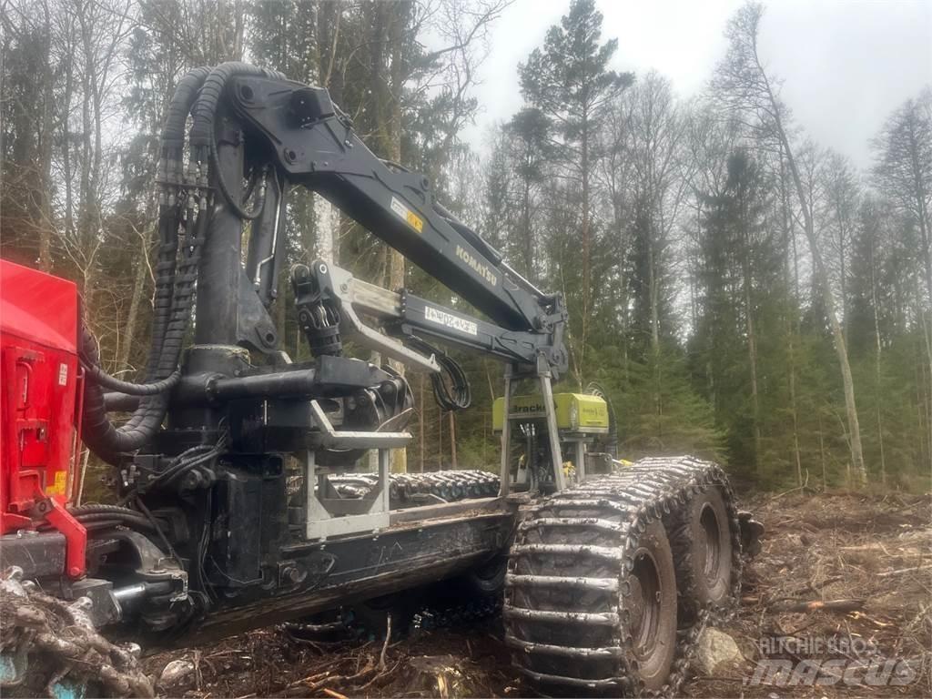 Komatsu 895 フォワーダー