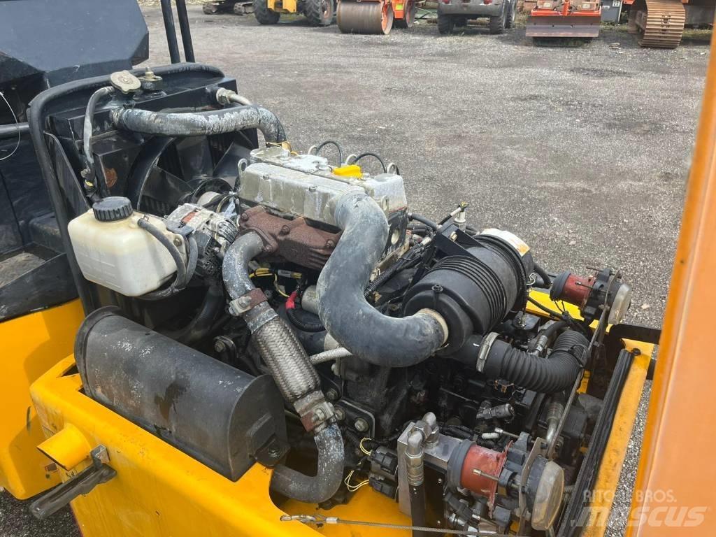 JCB VMT 260-120 タンデムローラ
