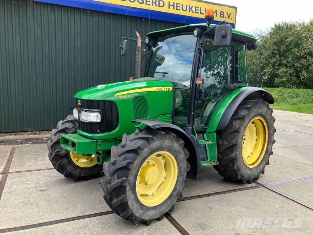 John Deere 5100 R トラクター