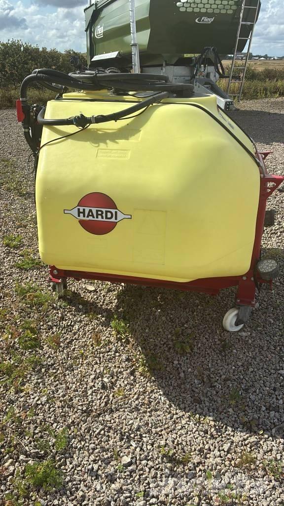 Hardi Fronttank マウント型噴霧器