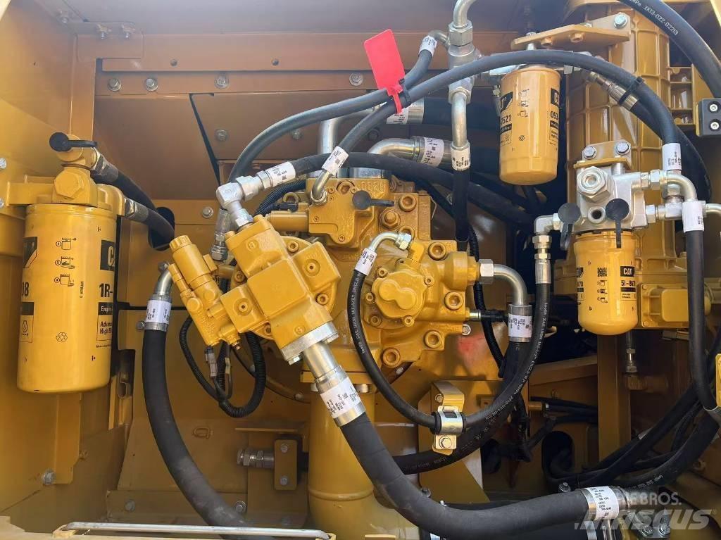 CAT 330 D 大型油圧ショベル12t以上（パワーショベル・ユンボ）