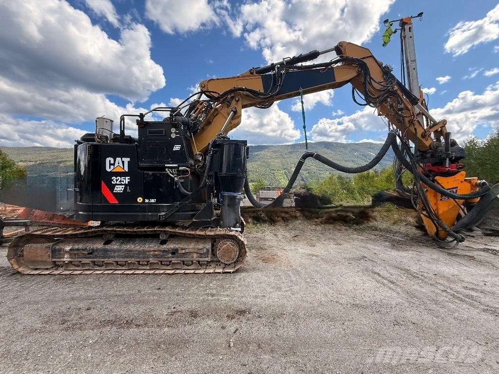 CAT 325 FL CR 特殊油圧ショベル