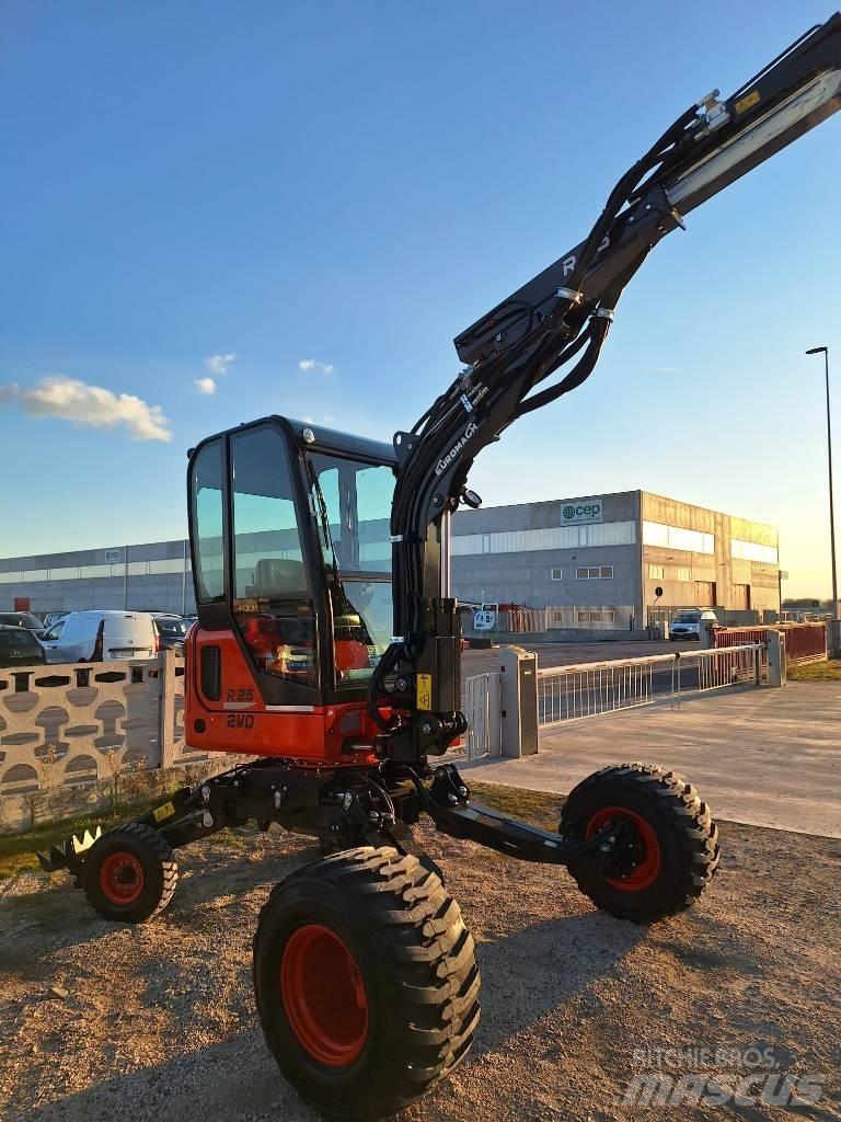 Euromach R25 特殊油圧ショベル