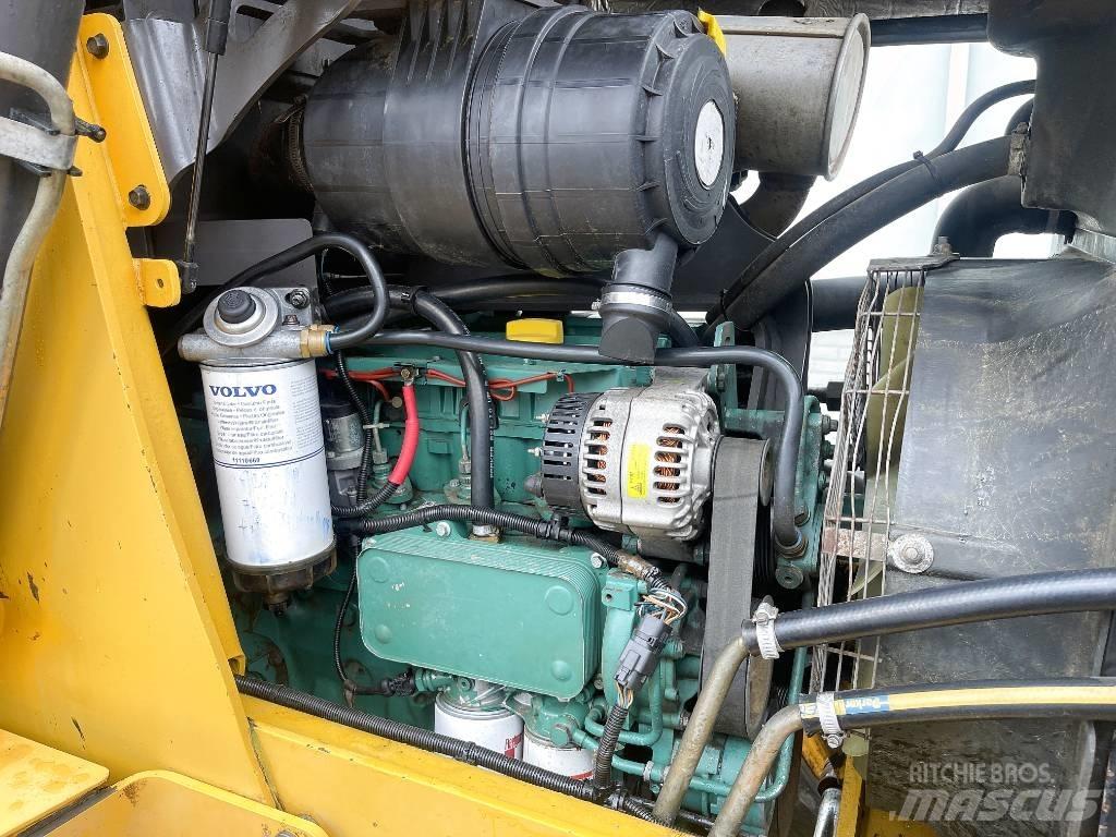 Volvo BL71 バックホーローダー