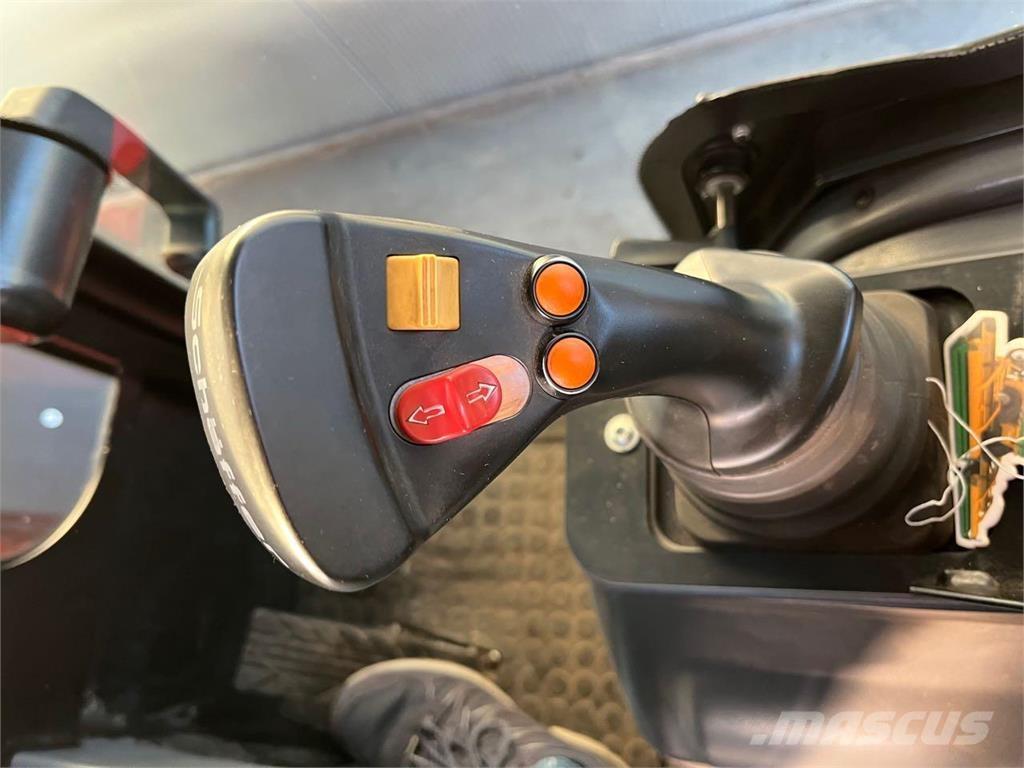 Schäffer 5680 T ホイールローダー・タイヤショベル