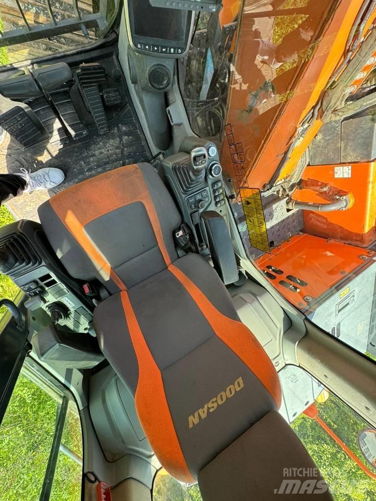 Doosan DX 140 LCR 大型油圧ショベル12t以上（パワーショベル・ユンボ）