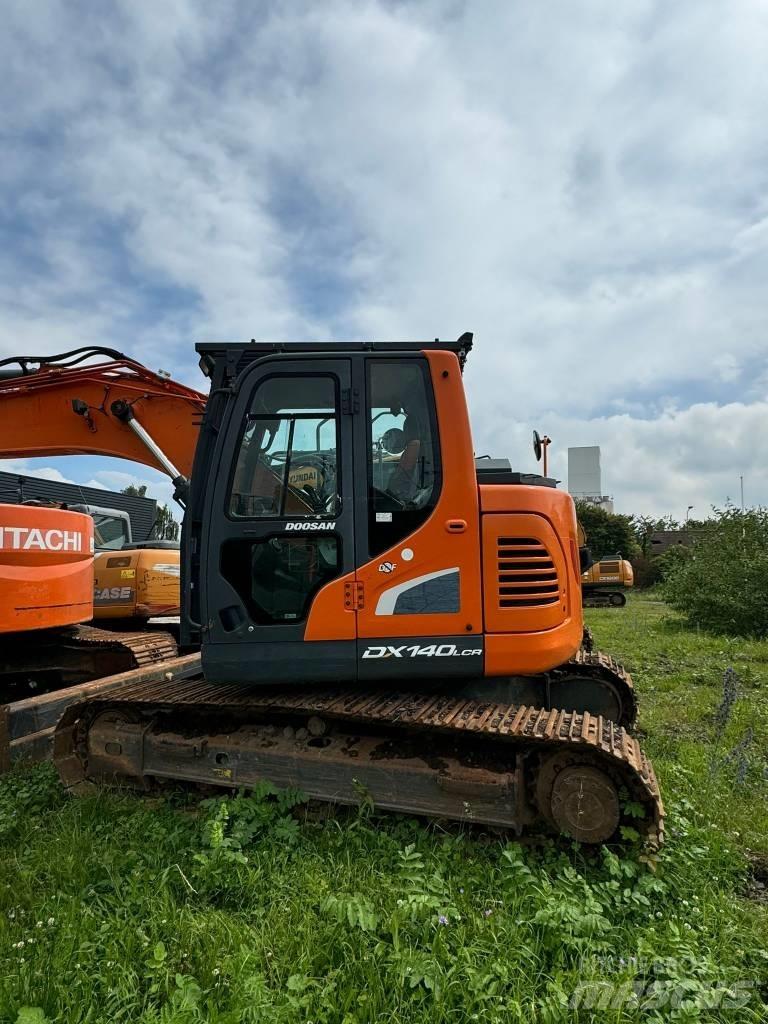 Doosan DX 140 LCR 大型油圧ショベル12t以上（パワーショベル・ユンボ）