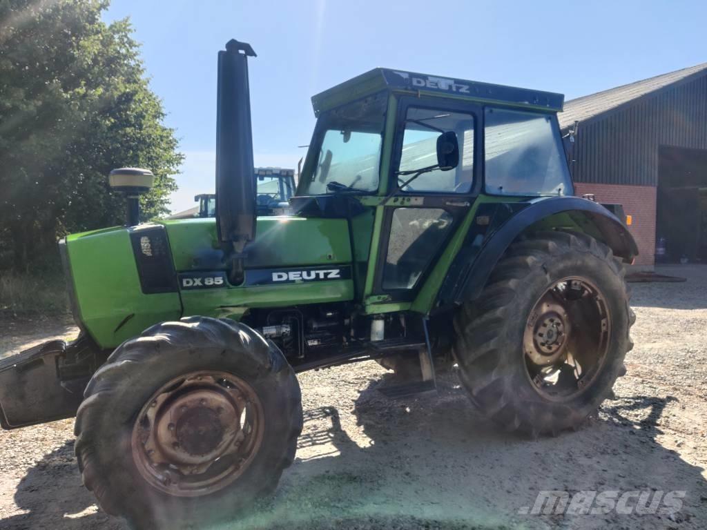 Deutz DX 85 ALLRAD トラクター