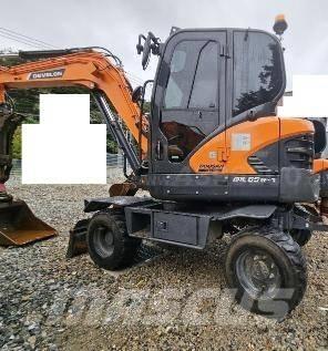 Doosan DX65W ホイール式油圧ショベル（パワーショベル・ユンボ・バックホー）