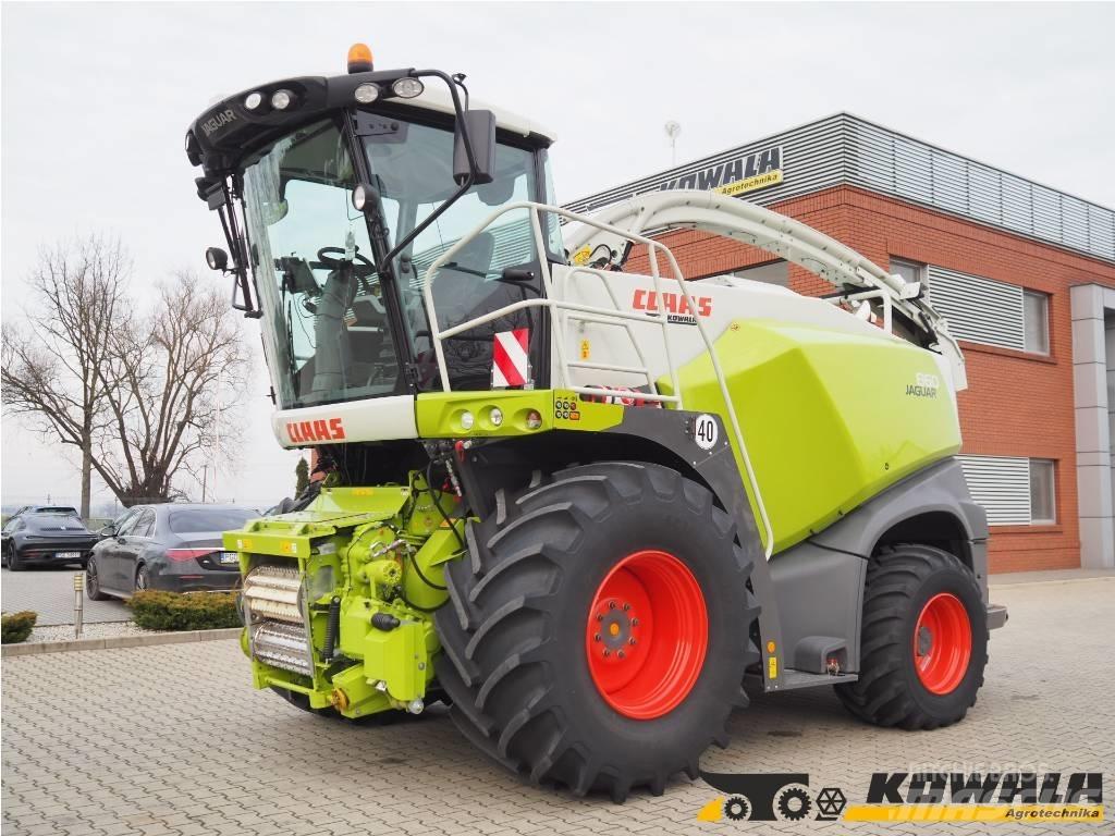 CLAAS Jaguar 860 4WD 自走式フォレージハーベスター