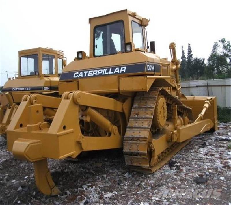 CAT D7H ブルドーザー