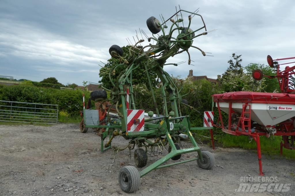 Krone KWT 10.50/8x7 テッダー・テッダーレーキ