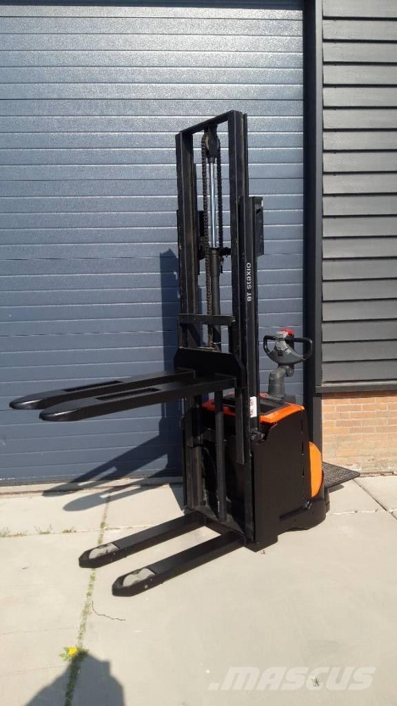 BT SWE 120 自走式スタッカー