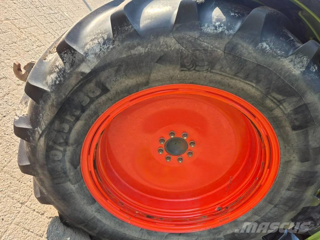 CLAAS Axos 340 トラクター