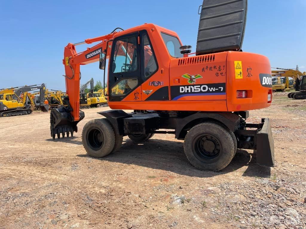 Doosan 150 ホイール式油圧ショベル（パワーショベル・ユンボ・バックホー）