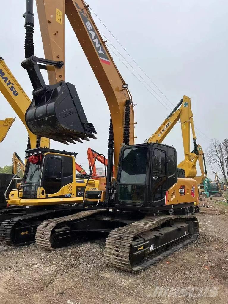 Sany SY 235 大型油圧ショベル12t以上（パワーショベル・ユンボ）