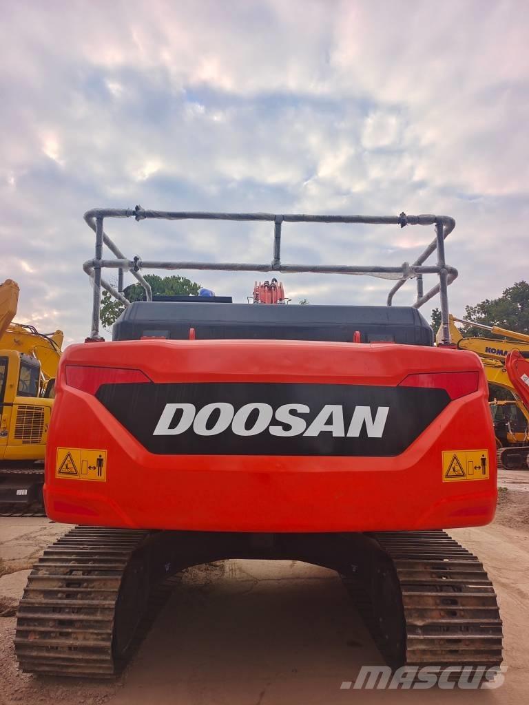 Doosan DX 225 LC 大型油圧ショベル12t以上（パワーショベル・ユンボ）