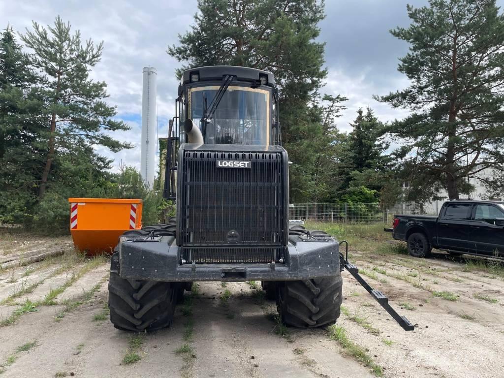 Logset 8F フォワーダー