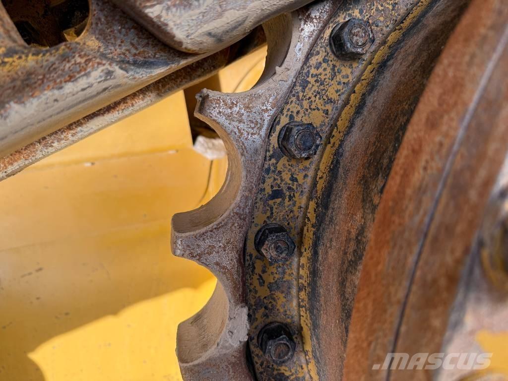 CAT D 6 T LGP ブルドーザー